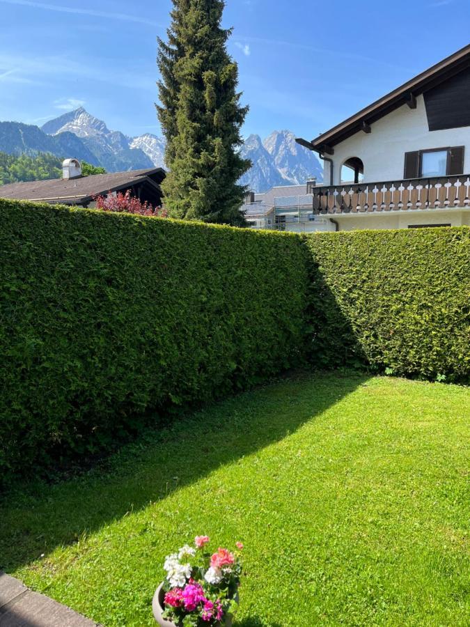 Doppelhaushaelfte Zugspitzblick Mit Privatem Garten جارمش بارتنكيرشن المظهر الخارجي الصورة